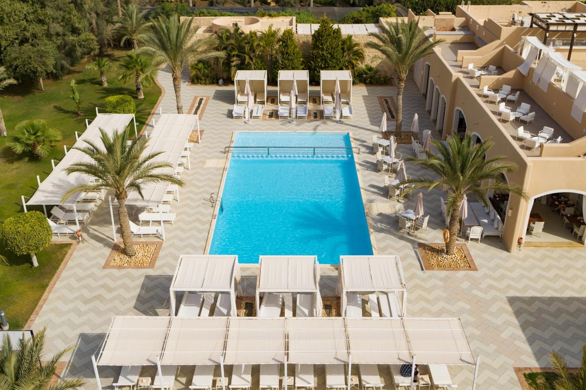 Отель Jaz Neo Almazino, Almaza Bay Majid Abu Zayd Экстерьер фото