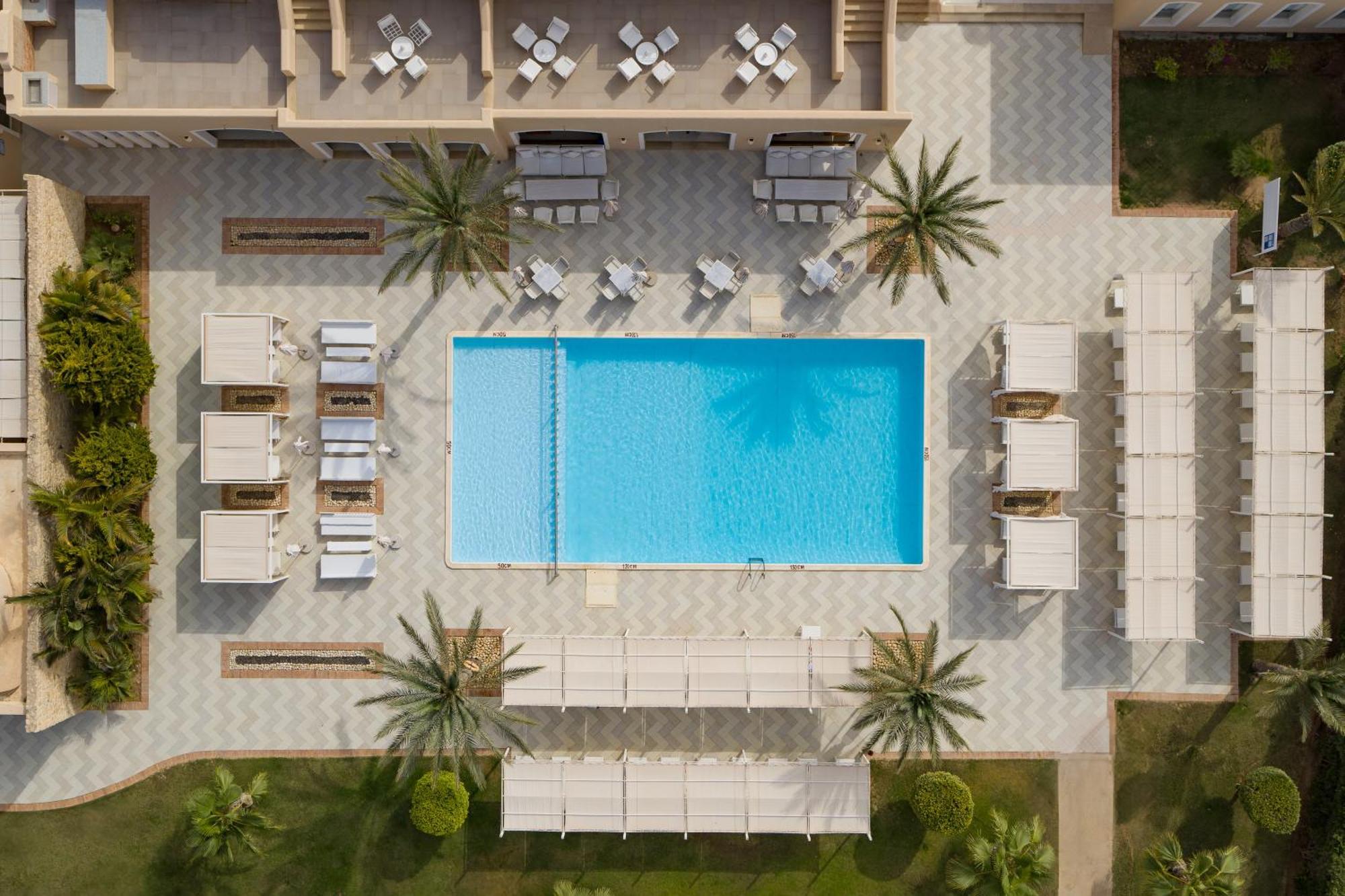 Отель Jaz Neo Almazino, Almaza Bay Majid Abu Zayd Экстерьер фото